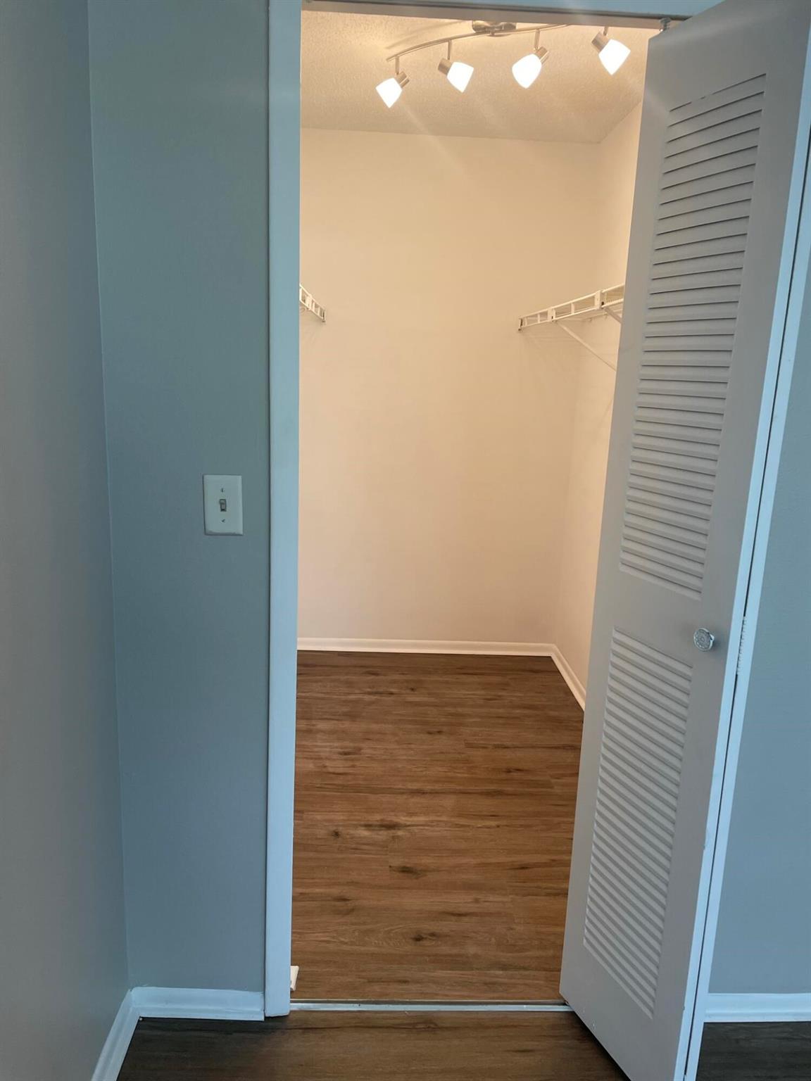 2203 Northlake Drive 2203