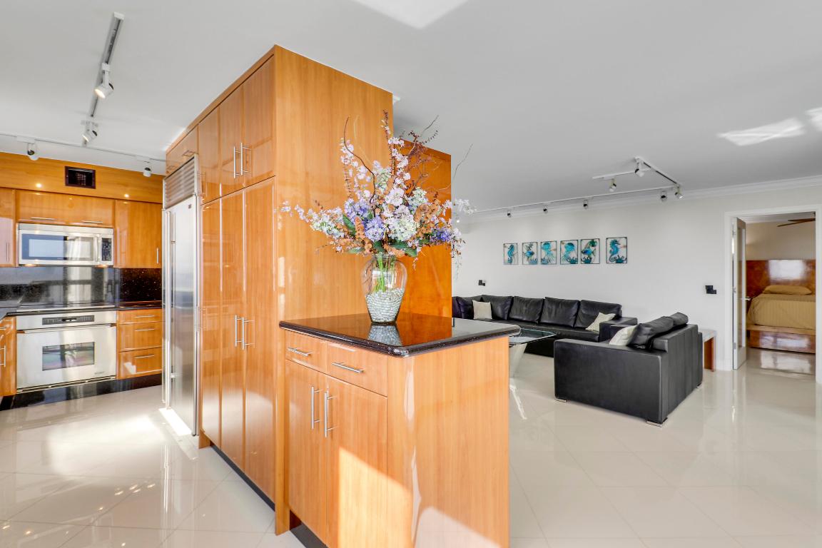 5380 N Ocean Drive 20b