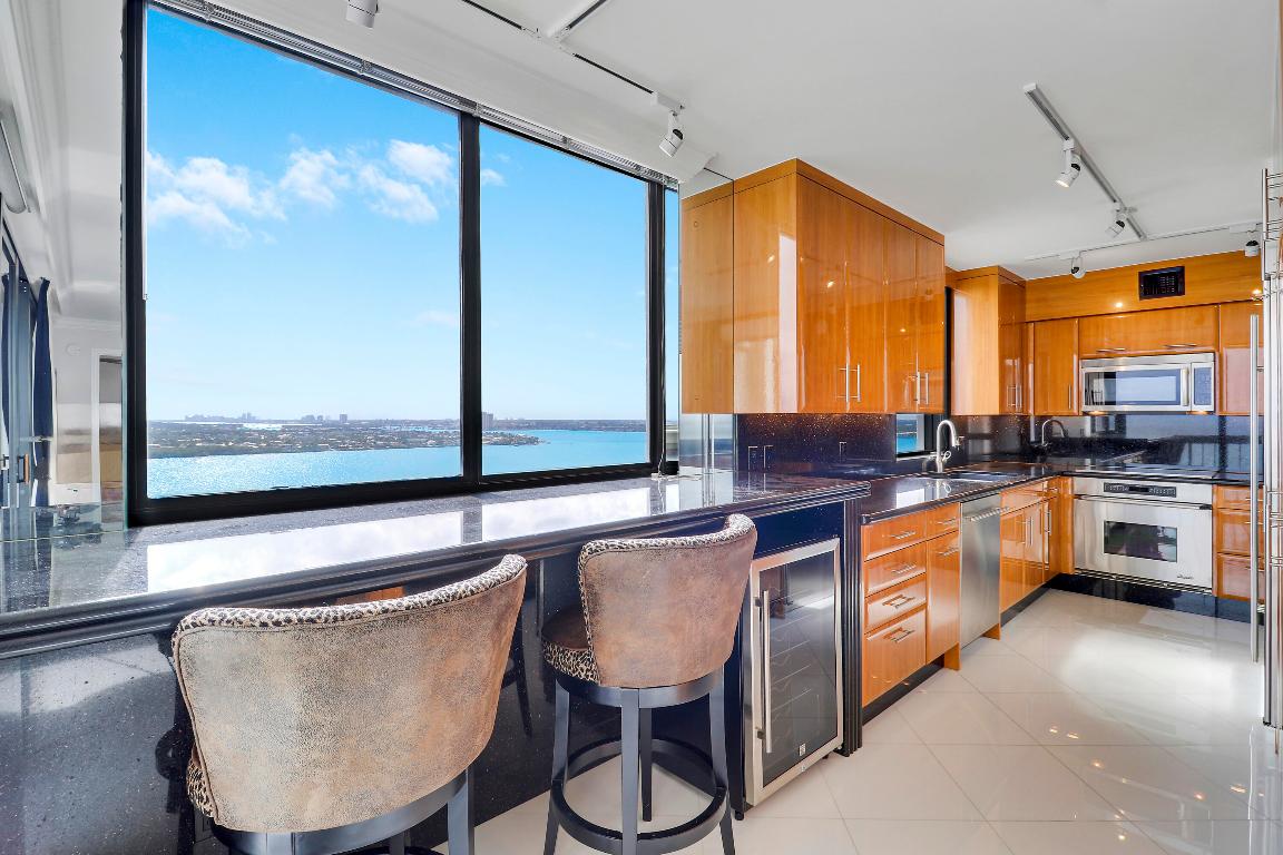 5380 N Ocean Drive 20b