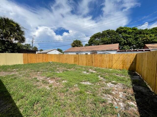 1104 W 24TH Street
