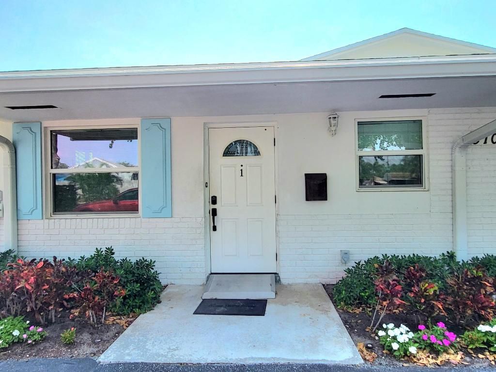 Photo of 3101 Albatross Road #1, Delray Beach, FL 33444 (MLS # R10987898)