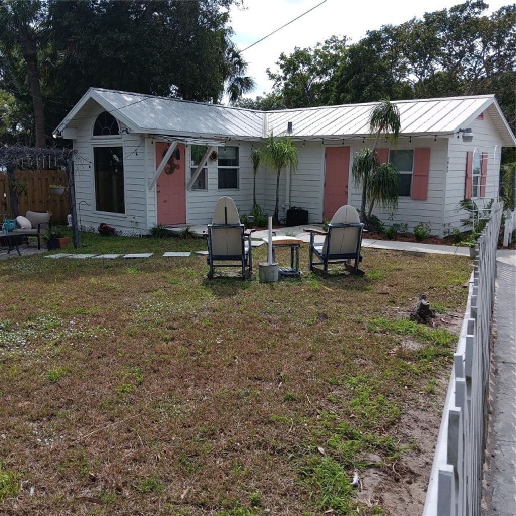 Photo of 717 S Indian River Drive, Fort Pierce, FL 34950 (MLS # F10504687)