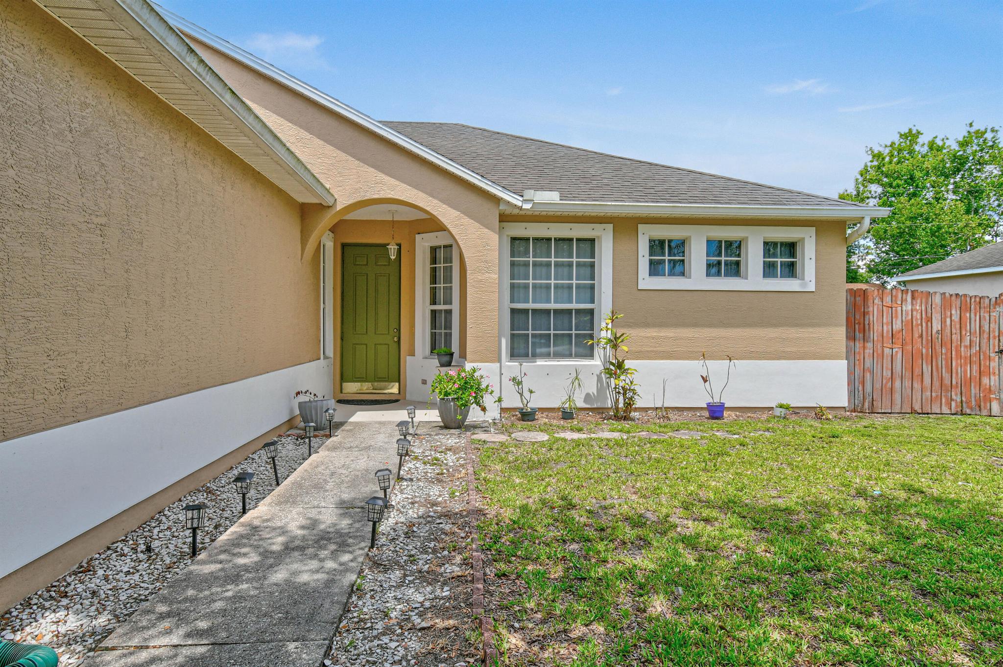 8365 104th Court, Vero Beach, FL, 32967/$329,900 4 8365 104th Court