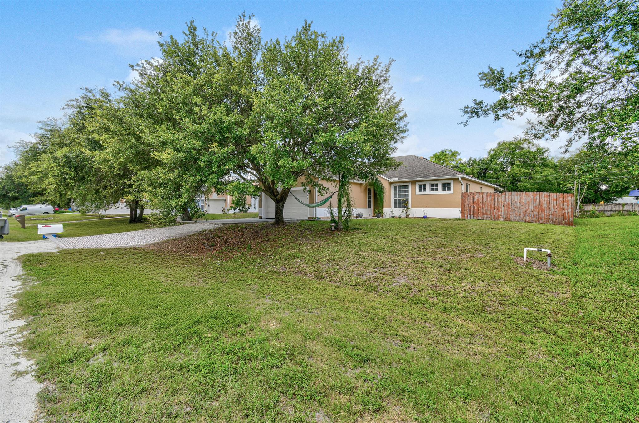 8365 104th Court, Vero Beach, FL, 32967/$329,900 1 8365 104th Court