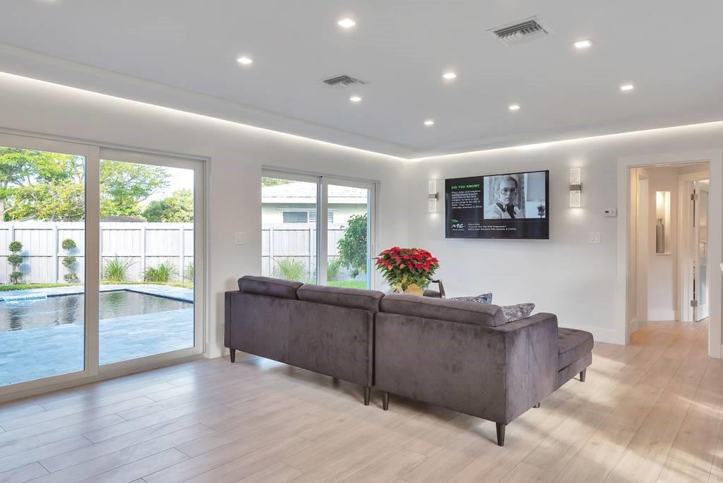 2417 Bayview Dr
