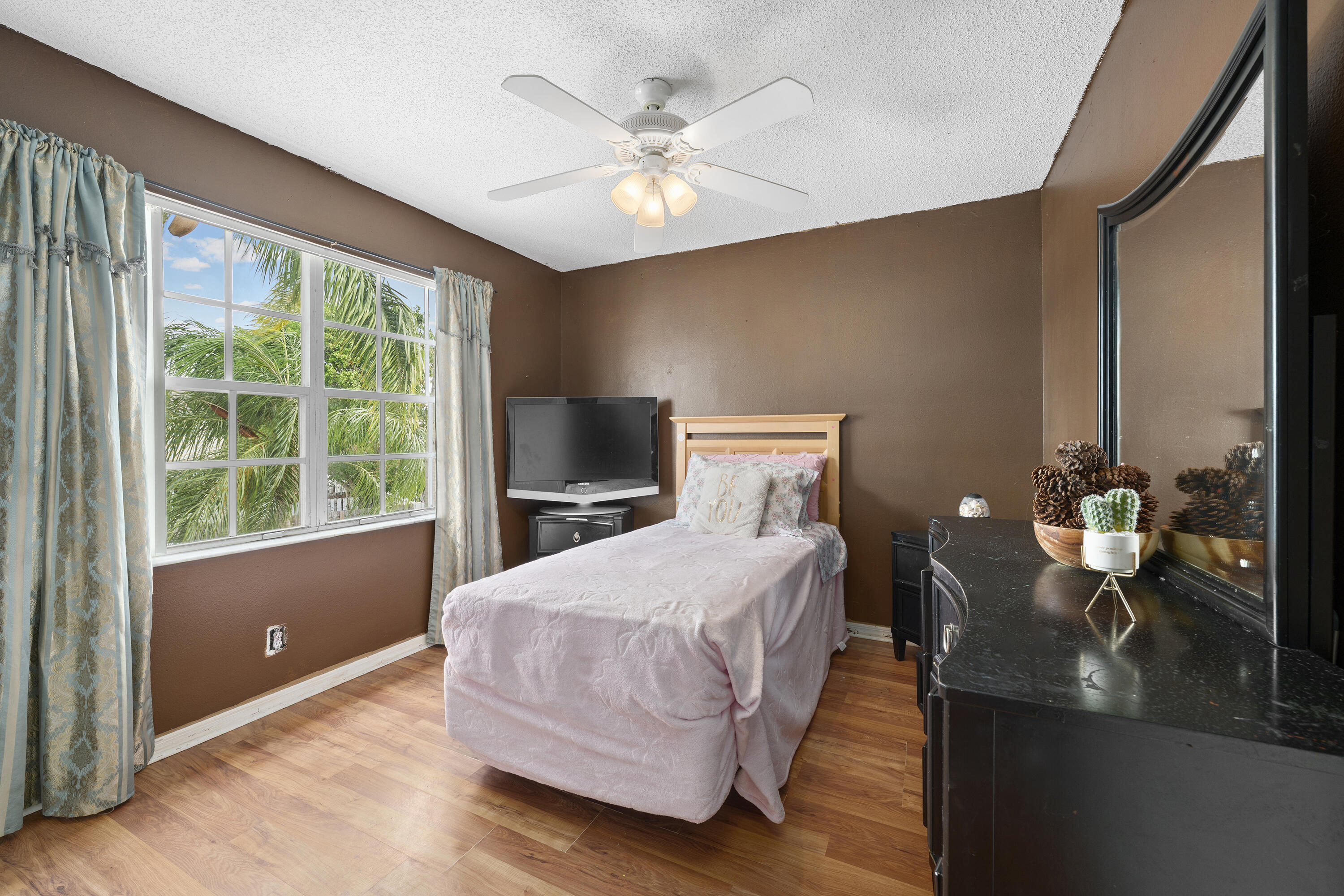 CHARLESTON SHORES - Residential