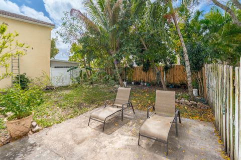 Tiny photo for 6824 Long Key Street, Lake Worth, FL 33467 (MLS # B26012082)