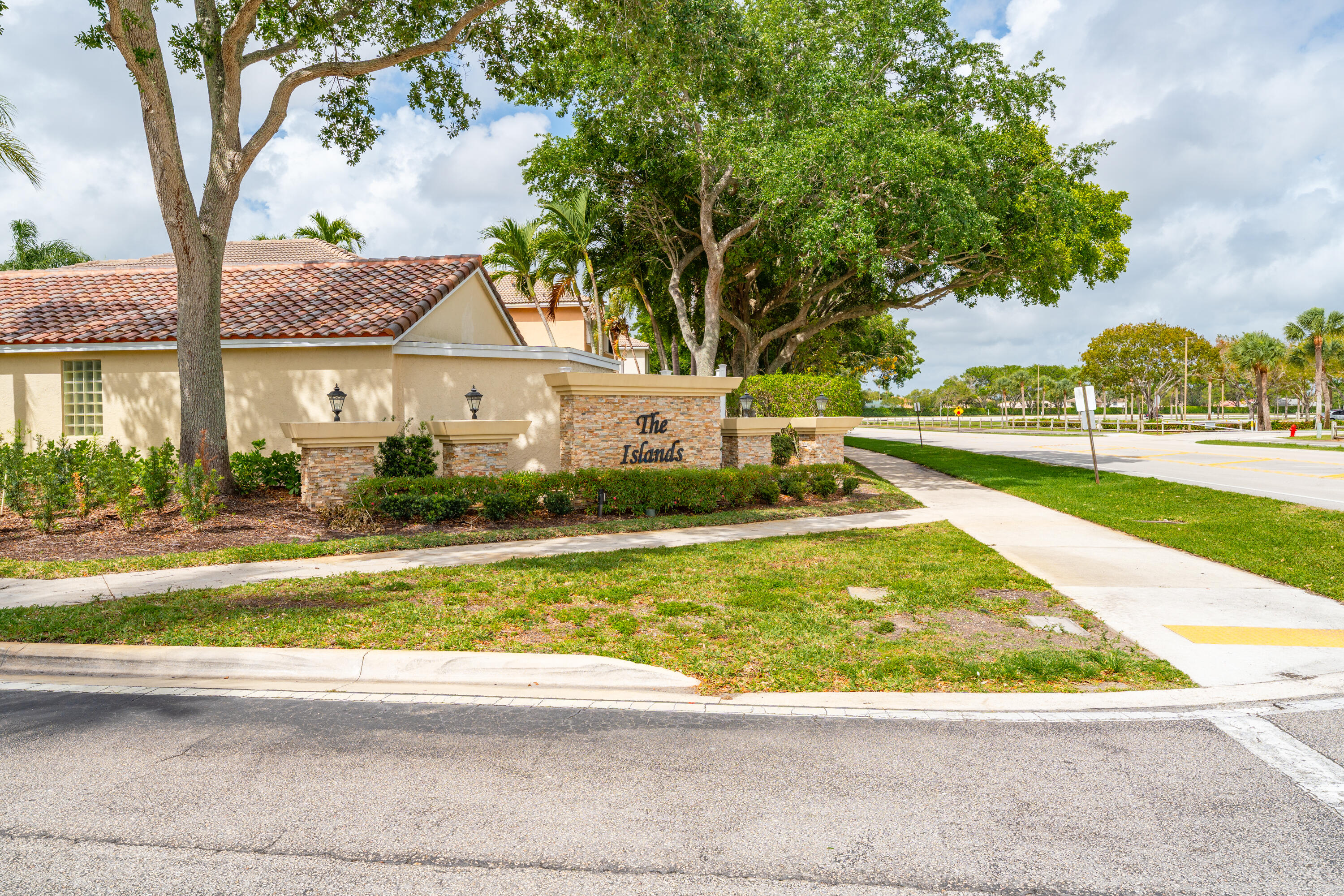 CHARLESTON SHORES - Residential