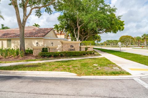 Tiny photo for 6824 Long Key Street, Lake Worth, FL 33467 (MLS # B26012082)