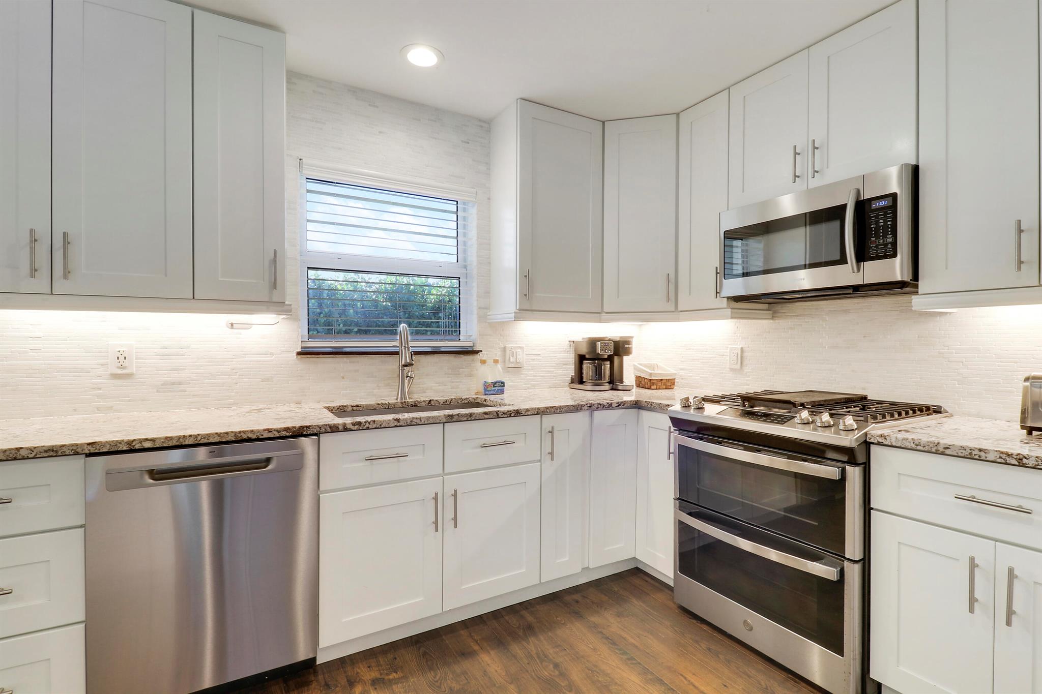 NORTH PALM BEACH VILLAGE - Residential