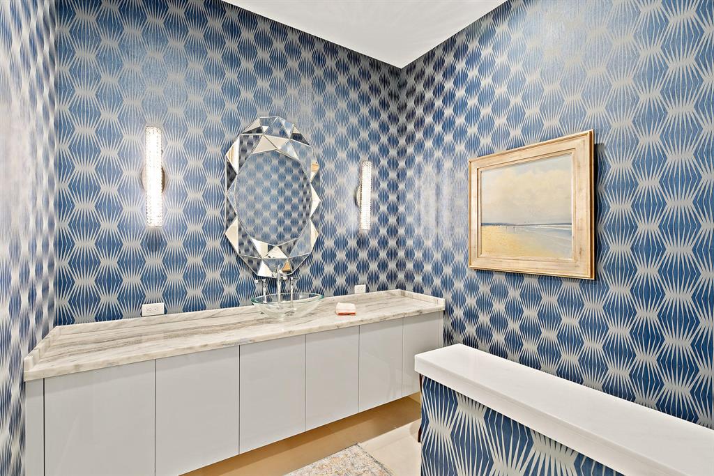 OLD PALM PL - Residential