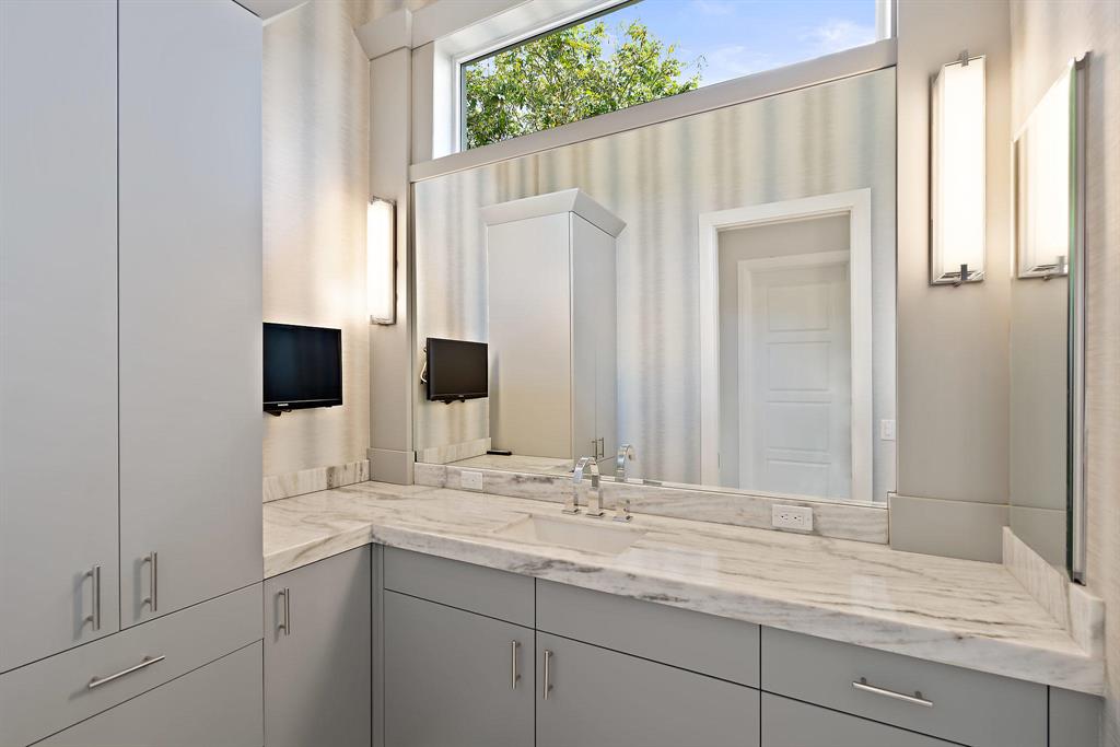 OLD PALM PL - Residential