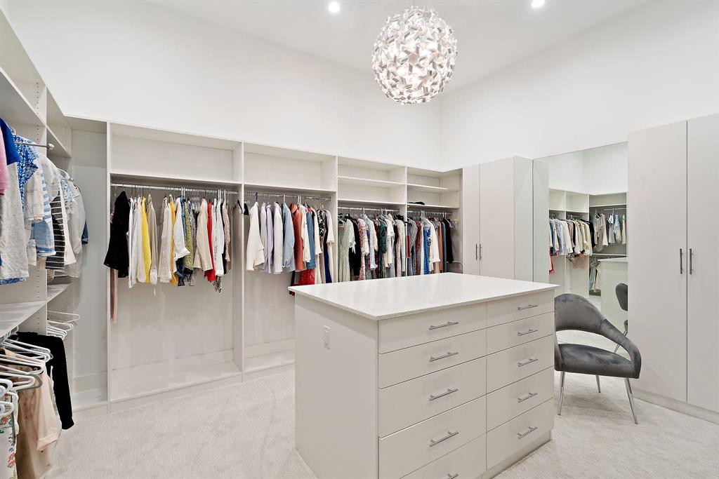 OLD PALM PL - Residential