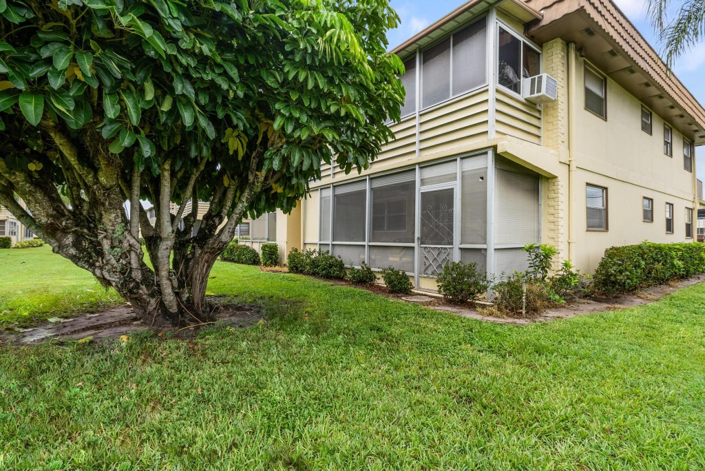 Photo of 145 Saxony D, Delray Beach, FL 33446 (MLS # R11048342)