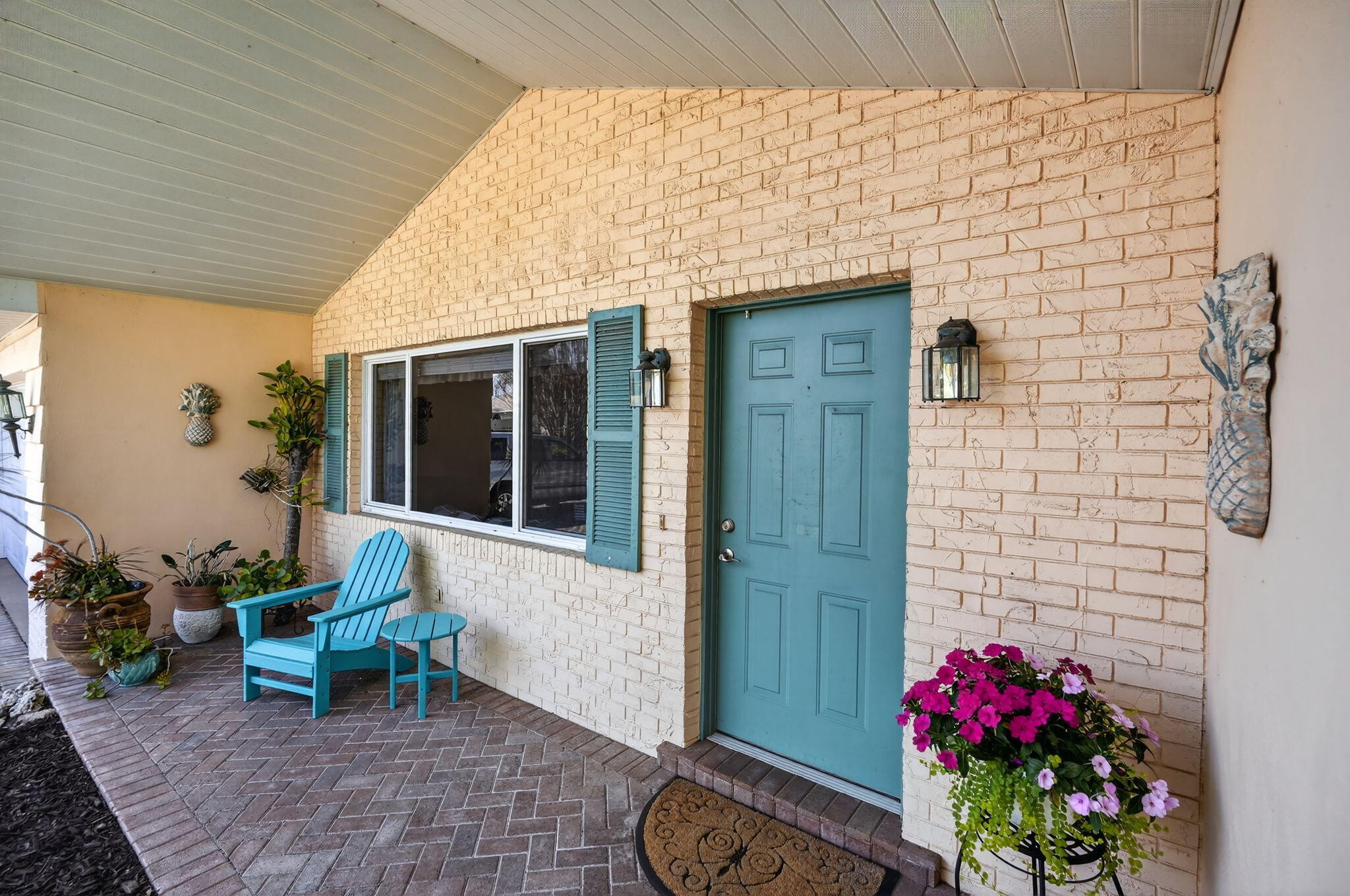 150 SW Beachway Avenue