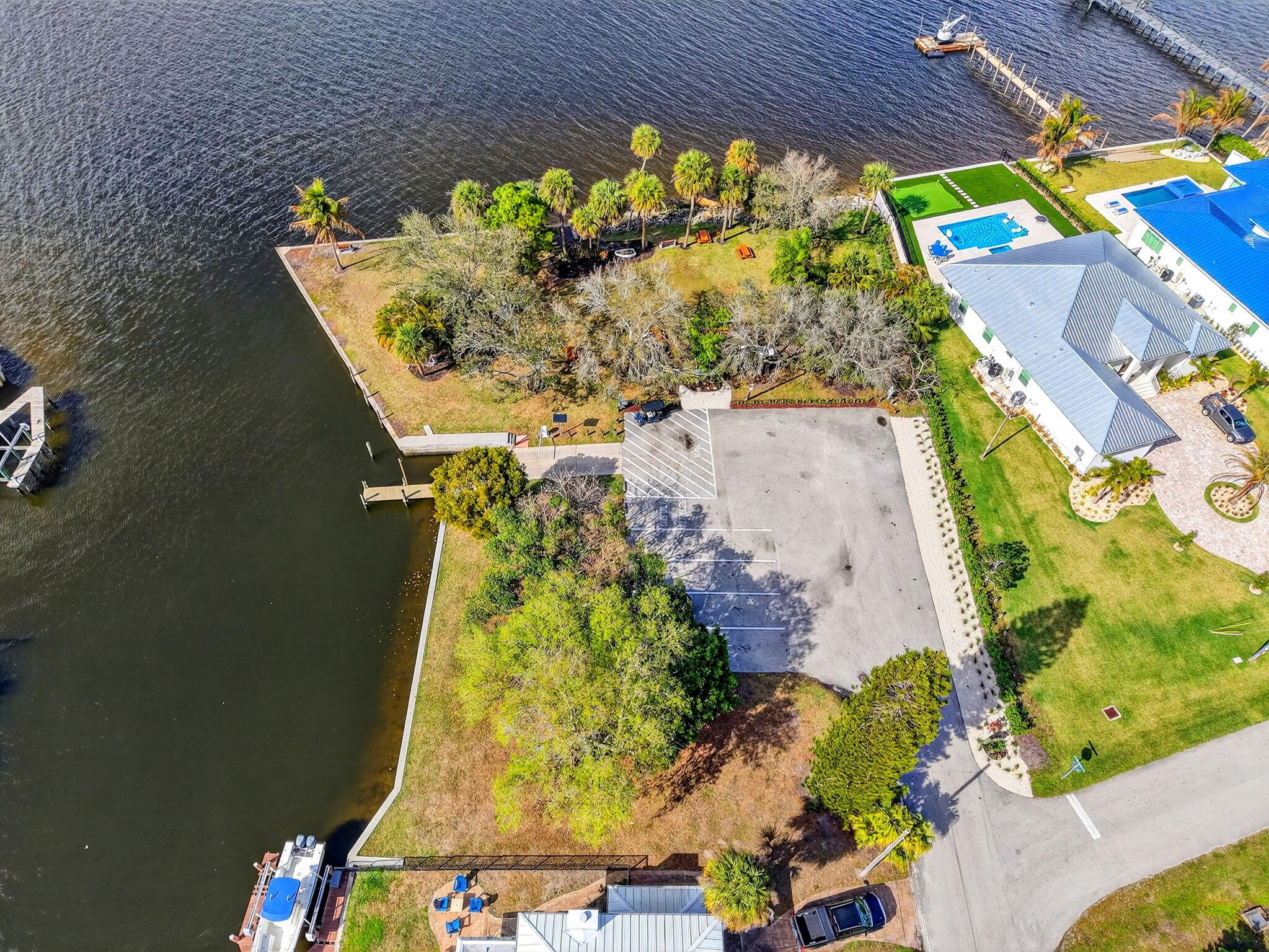 SEAGATE HARBOR - Residential