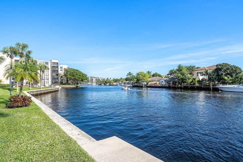 Tiny photo for 18 Royal Palm Way #109, Boca Raton, FL 33432 (MLS # B26037008)