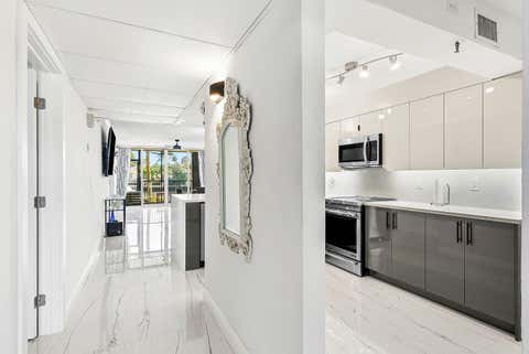 Tiny photo for 18 Royal Palm Way #109, Boca Raton, FL 33432 (MLS # B26037008)
