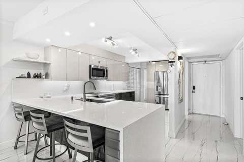 Tiny photo for 18 Royal Palm Way #109, Boca Raton, FL 33432 (MLS # B26037008)