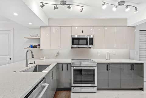 Tiny photo for 18 Royal Palm Way #109, Boca Raton, FL 33432 (MLS # B26037008)