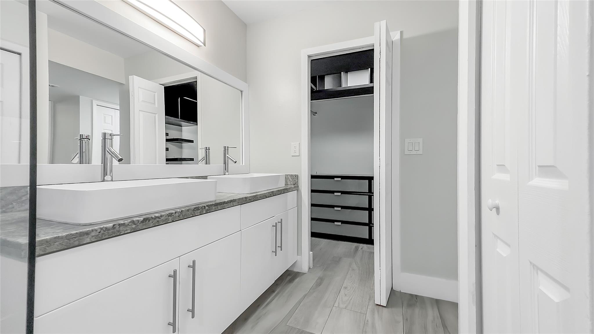 Racquet Club Apts At - Residential Lease