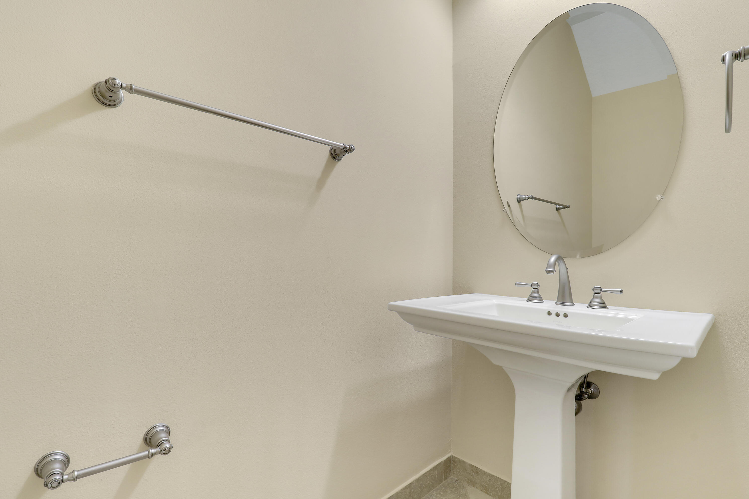 CANTERBURY PLACE - Residential