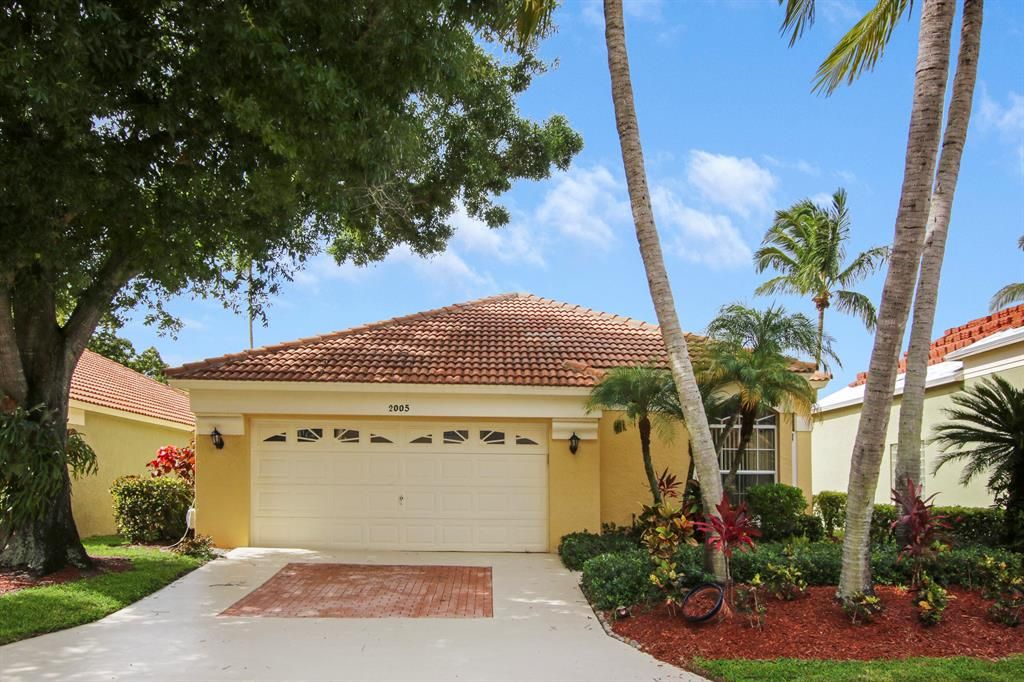 Photo of 2005 Bonisle Circle, Riviera Beach, FL 33418 (MLS # R10730256)