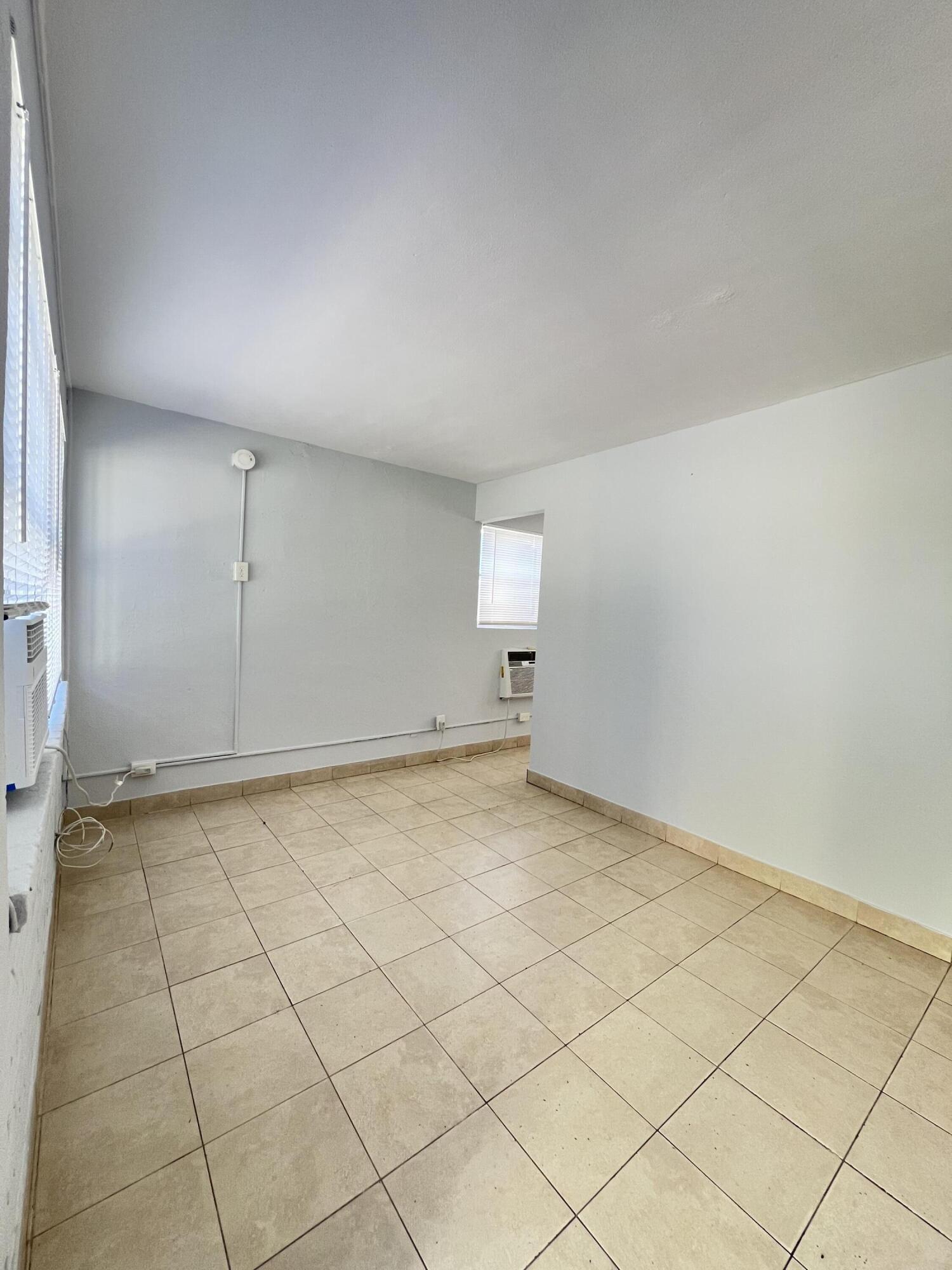 ESTATES OF SOUTH PALM BEACH - Residential Lease