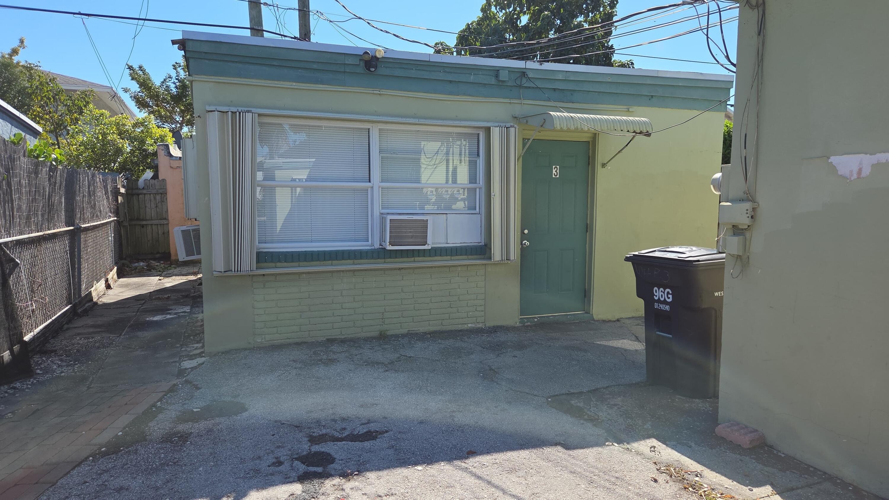 ESTATES OF SOUTH PALM BEACH - Residential Lease