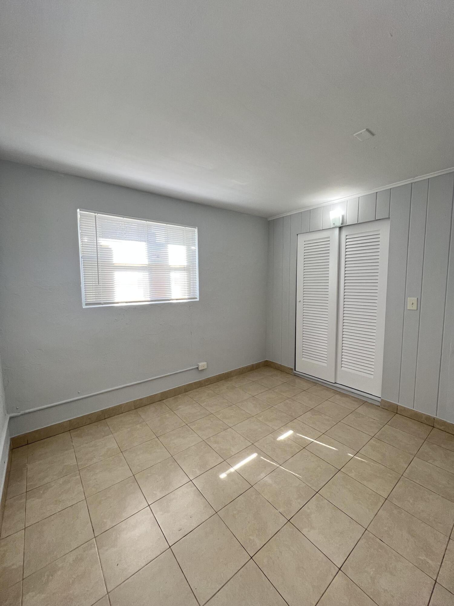 ESTATES OF SOUTH PALM BEACH - Residential Lease
