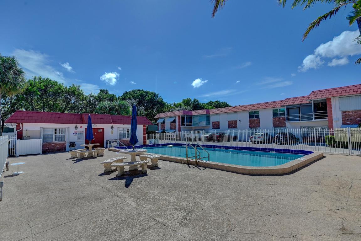 EVERETT ARMS NO 3 CONDO - Residential Lease