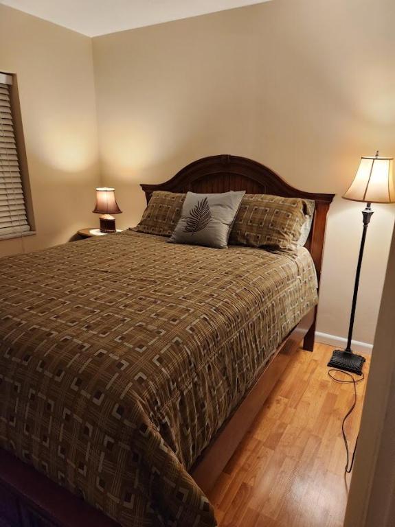 EVERETT ARMS NO 3 CONDO - Residential Lease