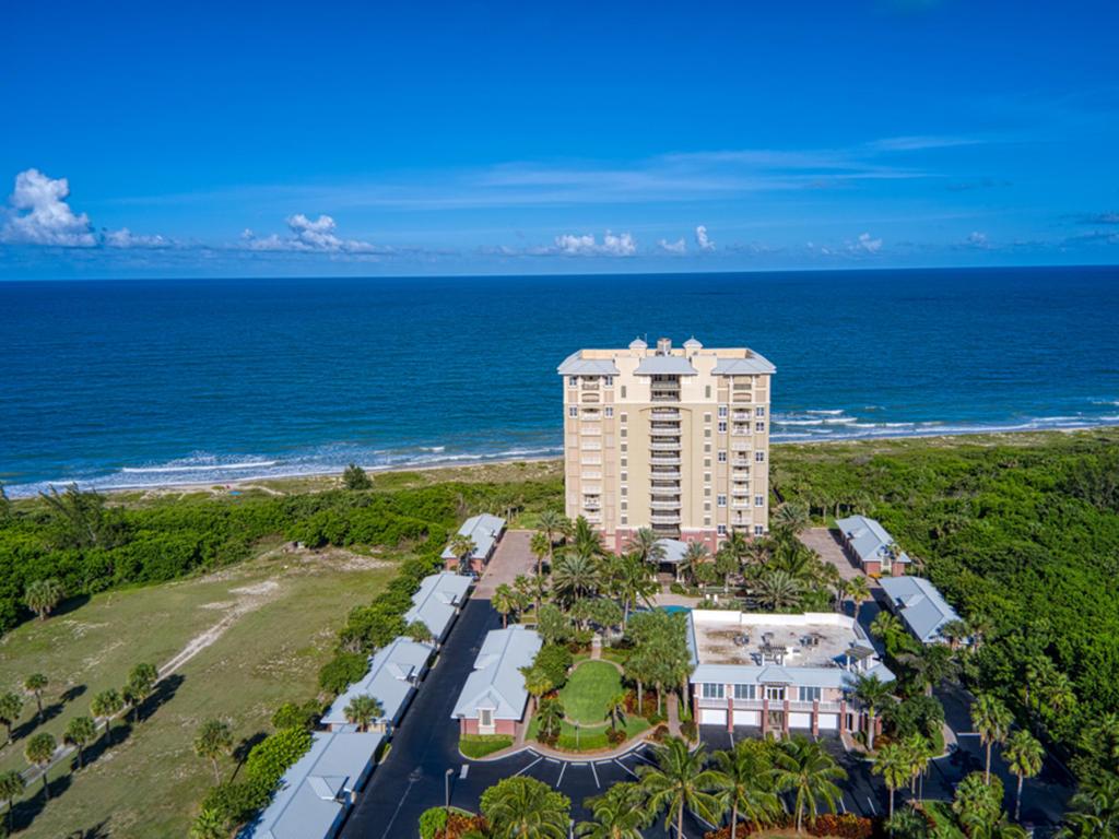 GRAND ISLE OF NORTH HUTCHINSON ISLAND CONDOMINIUM - Residential