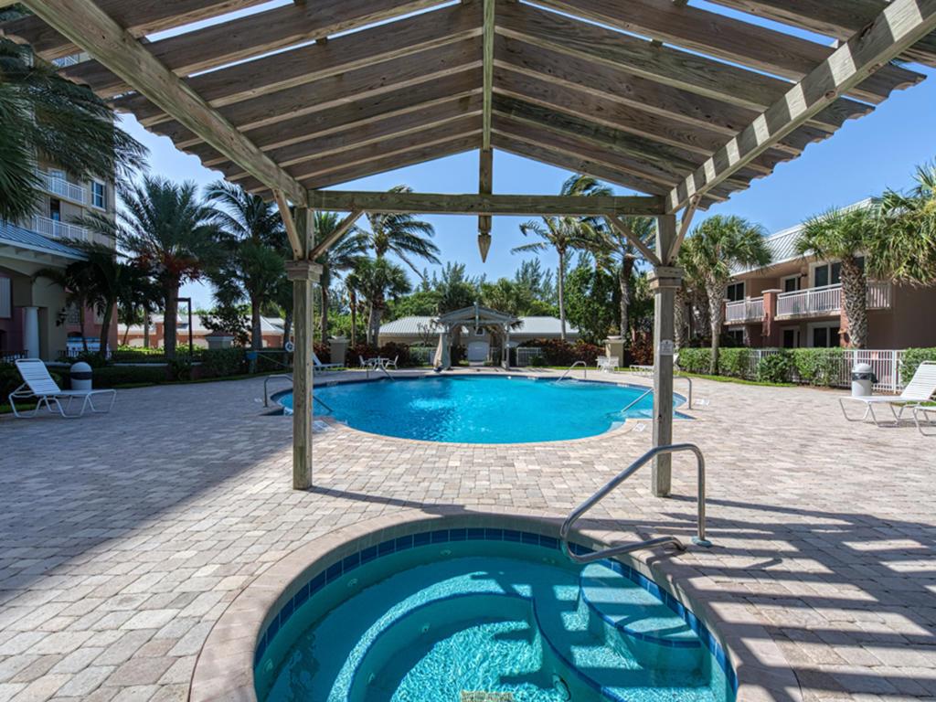 GRAND ISLE OF NORTH HUTCHINSON ISLAND CONDOMINIUM - Residential
