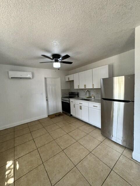 RIVIERA BEACH HEIGHTS ADD 4 - Residential