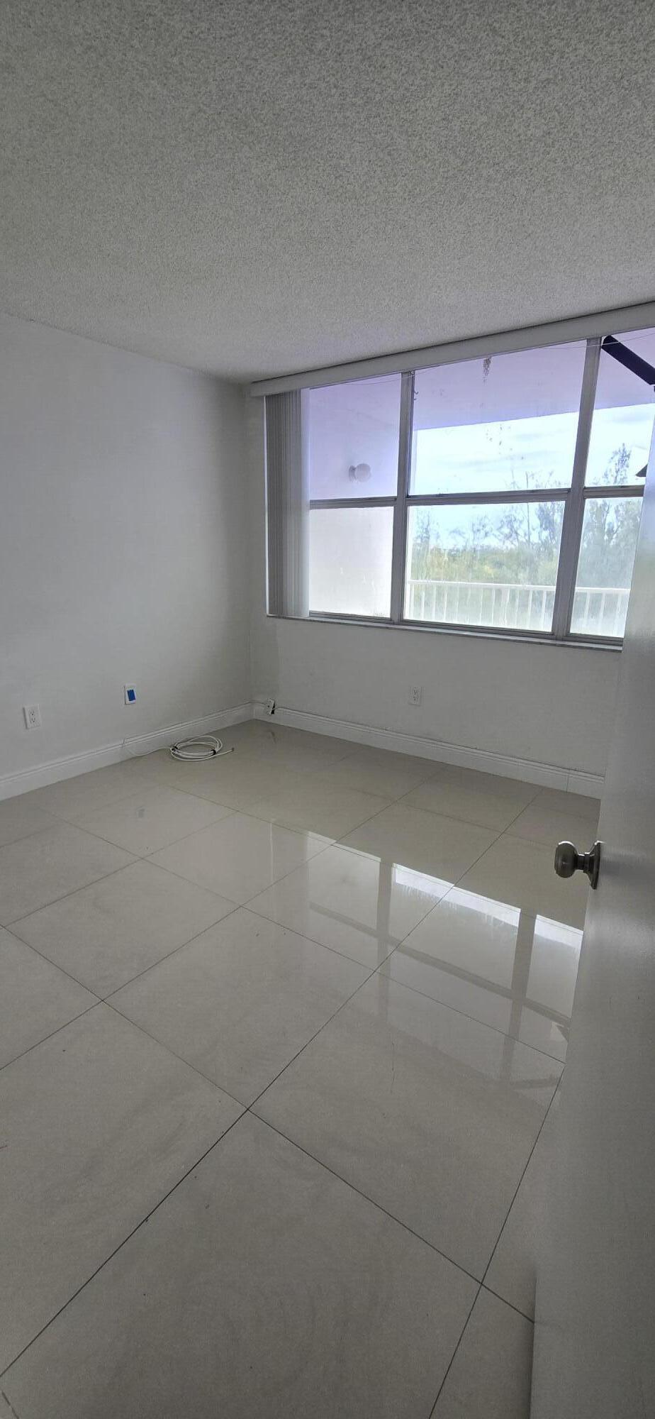 1300 NE Miami Gardens Drive 901e