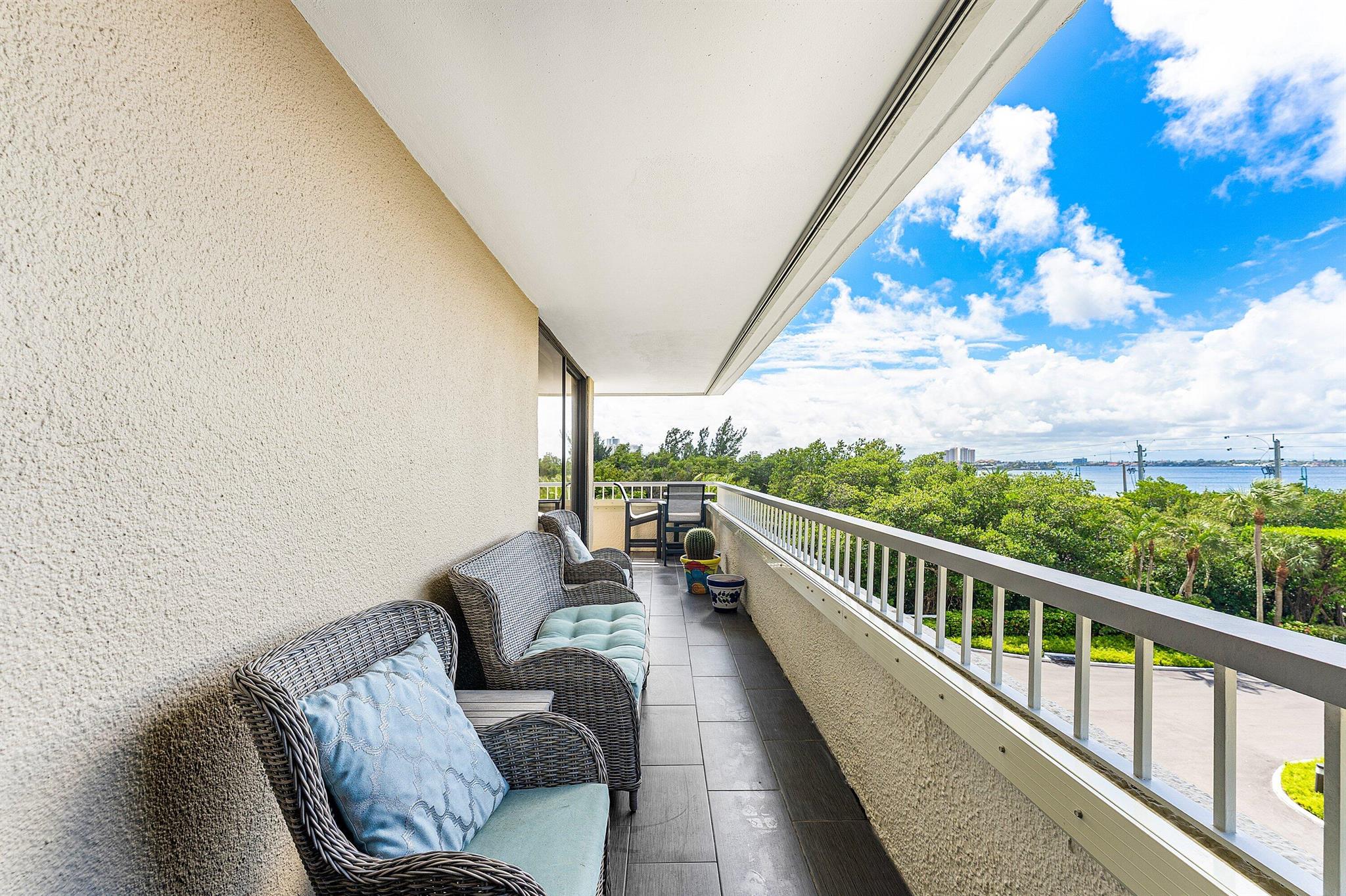 REACHES - Residential