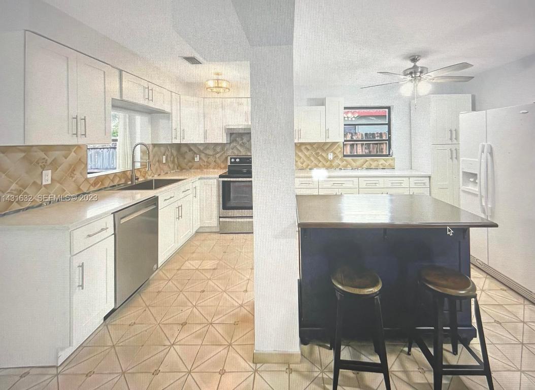 3813 NE 16th Terrace