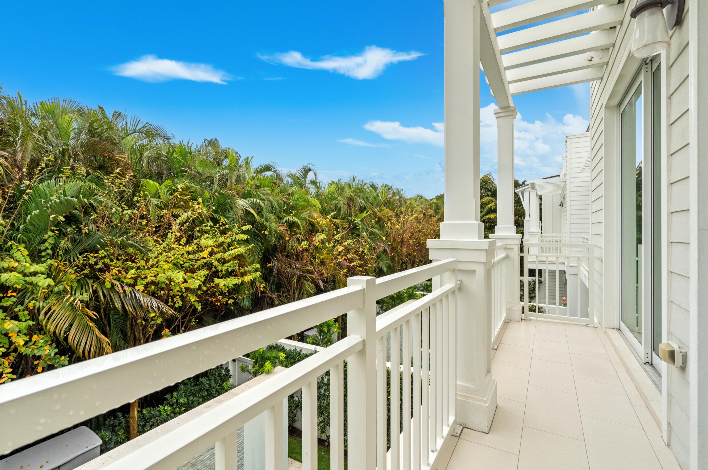 SEAGLASS COTTAGES - Residential