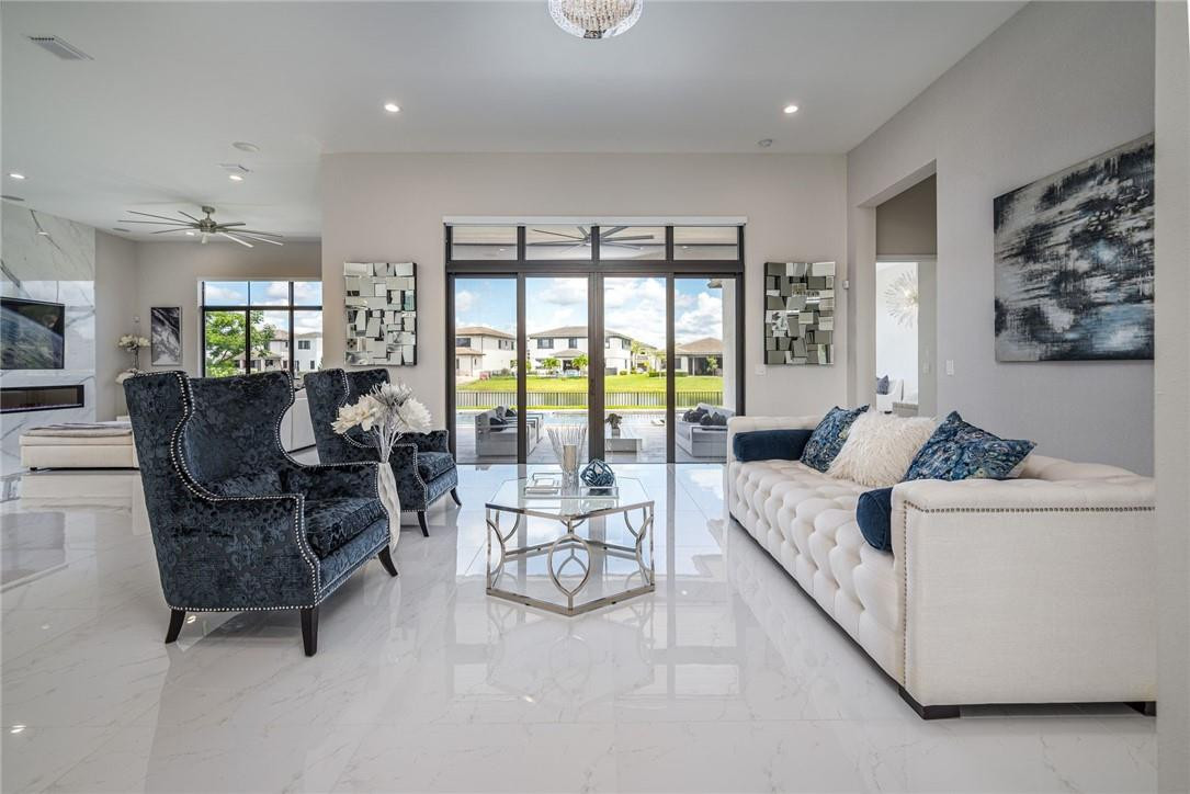 CASCATA AT MIRALAGO - Residential