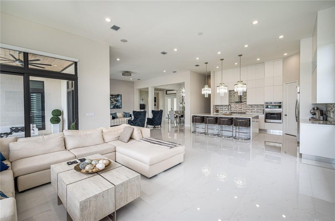 CASCATA AT MIRALAGO - Residential