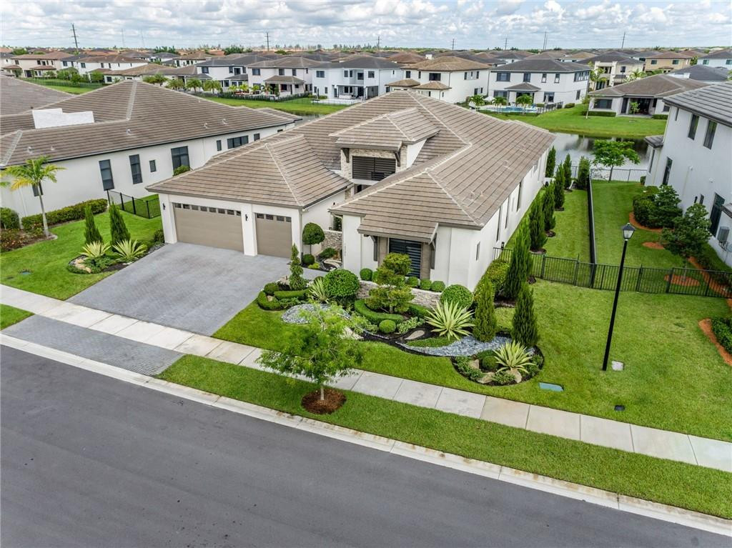 CASCATA AT MIRALAGO - Residential