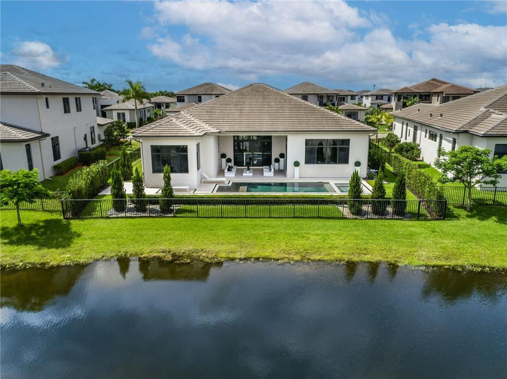 CASCATA AT MIRALAGO - Residential