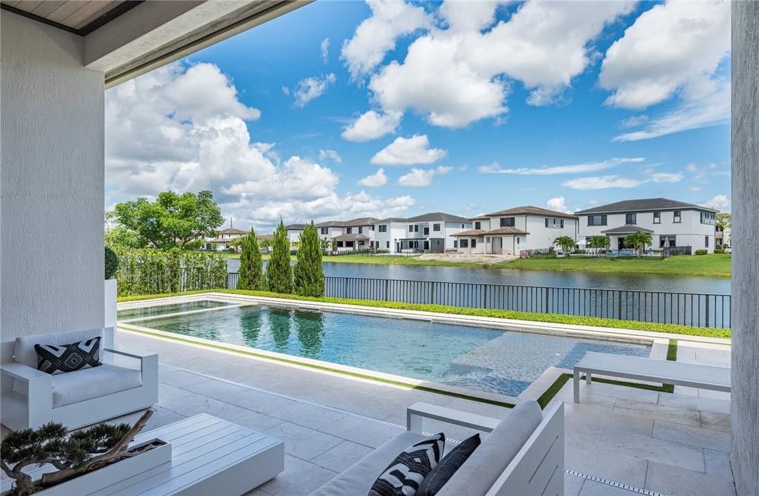 CASCATA AT MIRALAGO - Residential