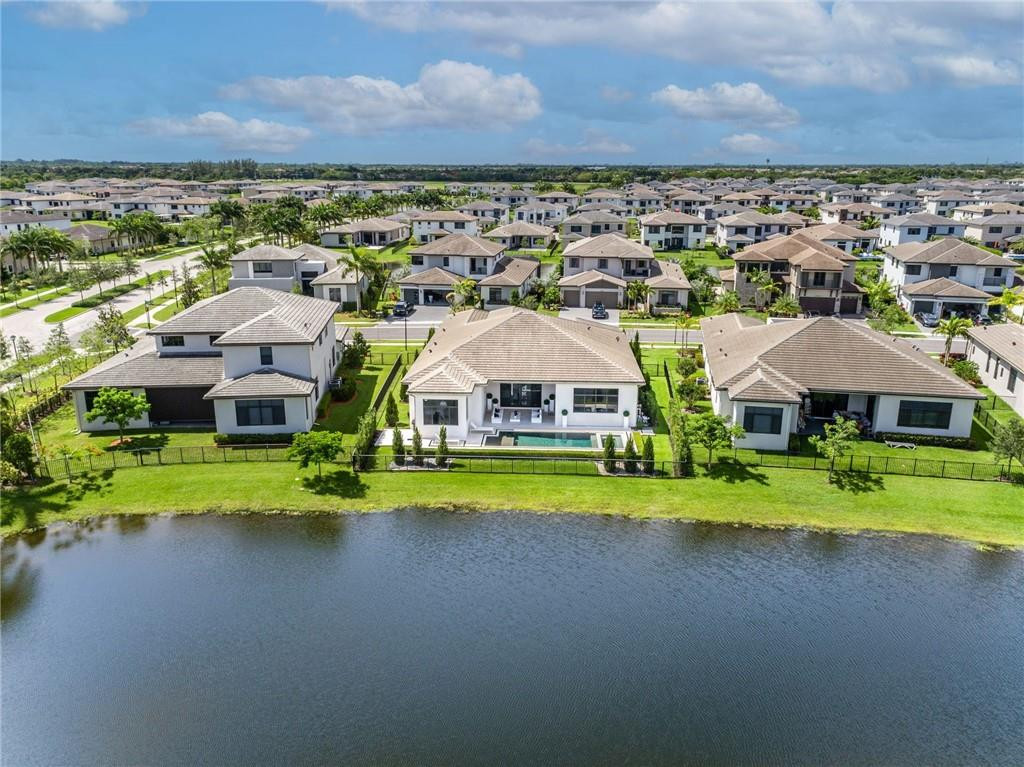 CASCATA AT MIRALAGO - Residential