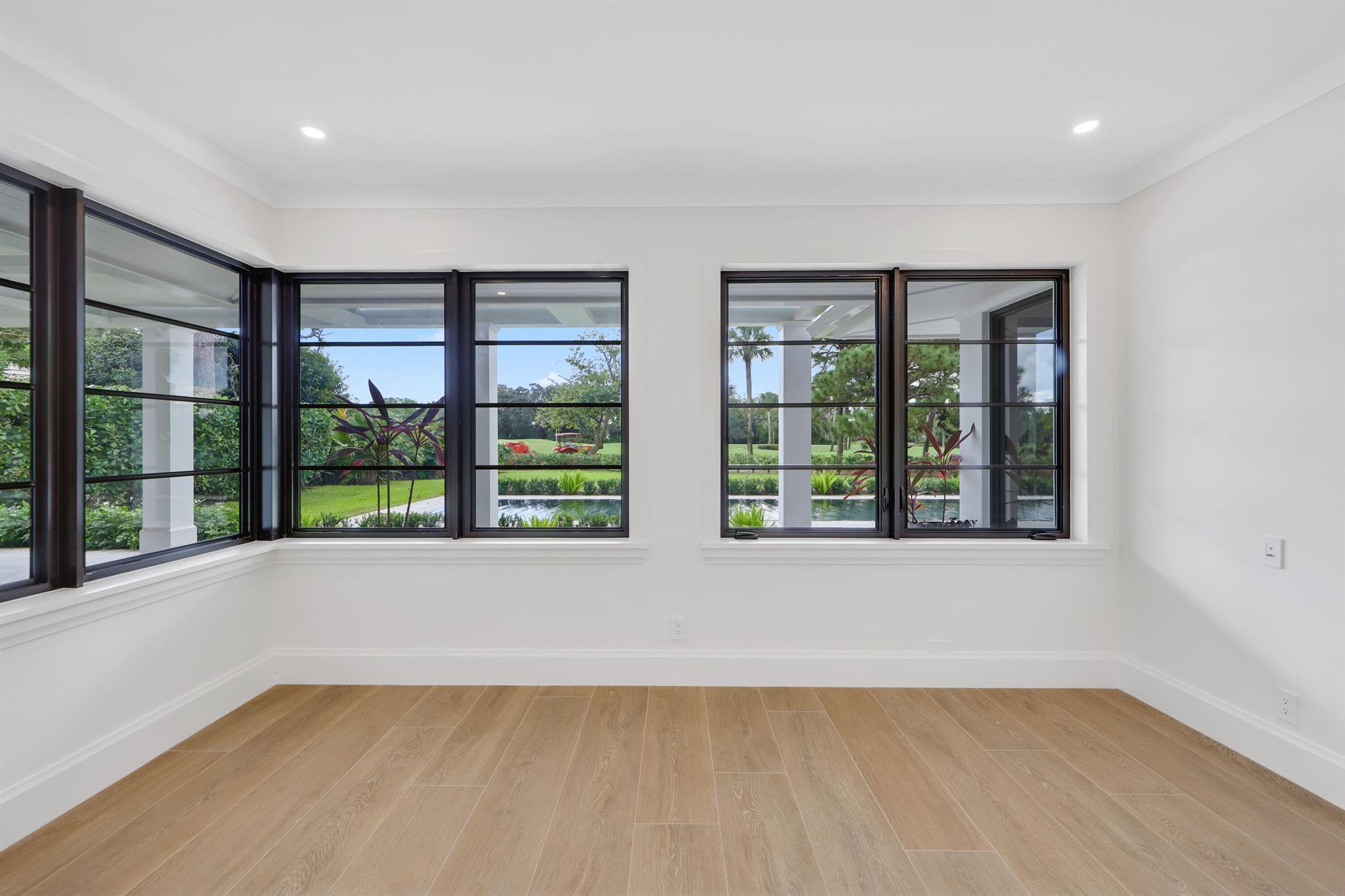 PAR CLUB CIRCLE UNIT 3 B - Residential