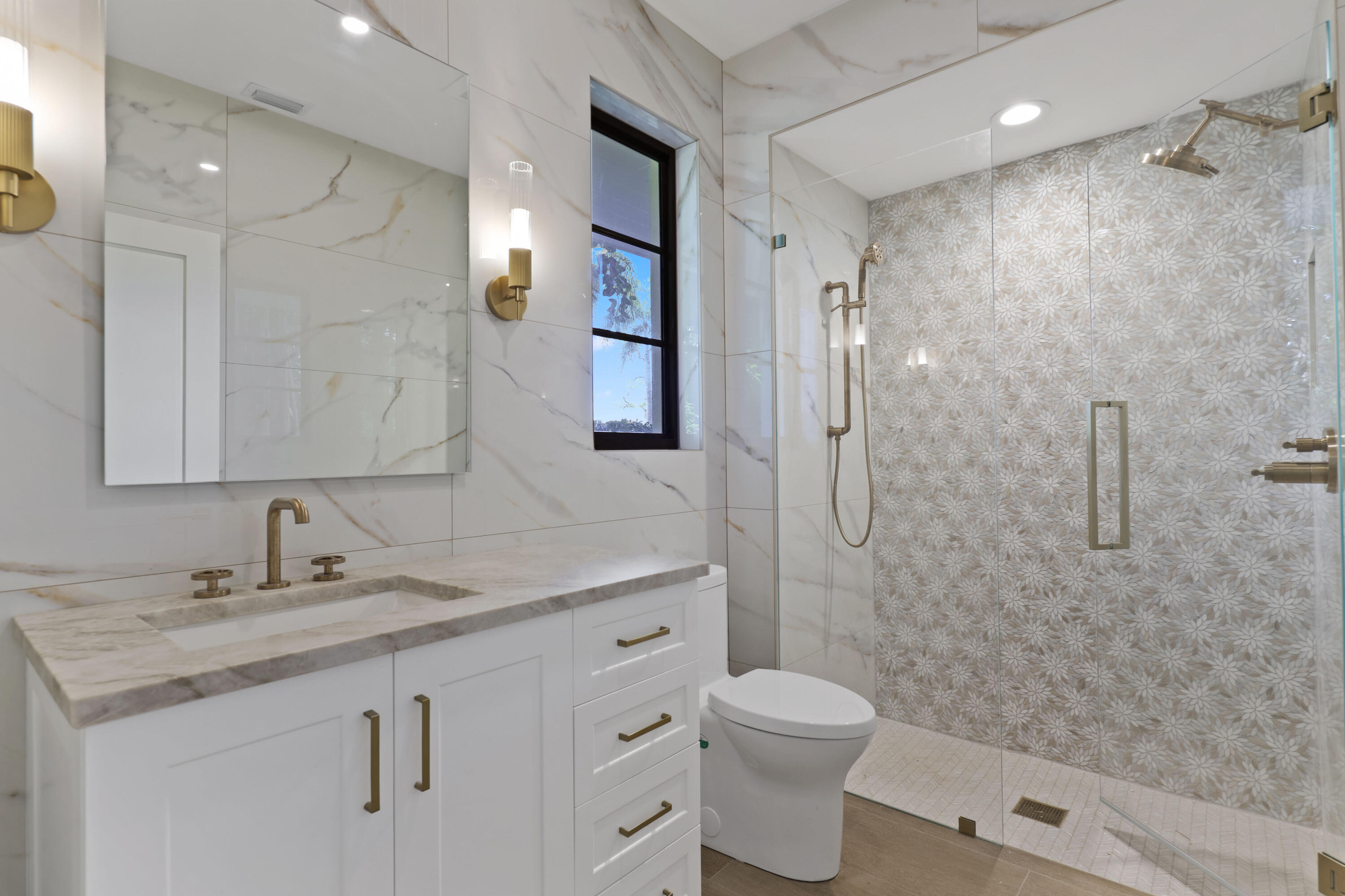 PAR CLUB CIRCLE UNIT 3 B VILLAGE OF GOLF ON AM-98 - Residential