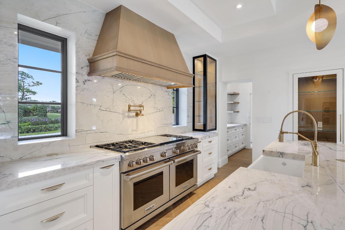 PAR CLUB CIRCLE UNIT 3 B VILLAGE OF GOLF ON AM-98 - Residential