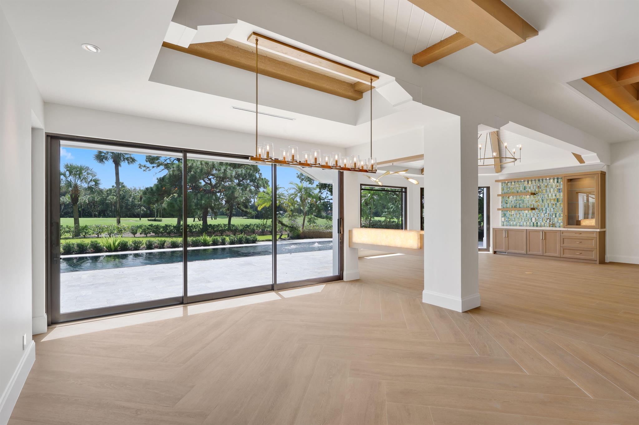 PAR CLUB CIRCLE UNIT 3 B - Residential