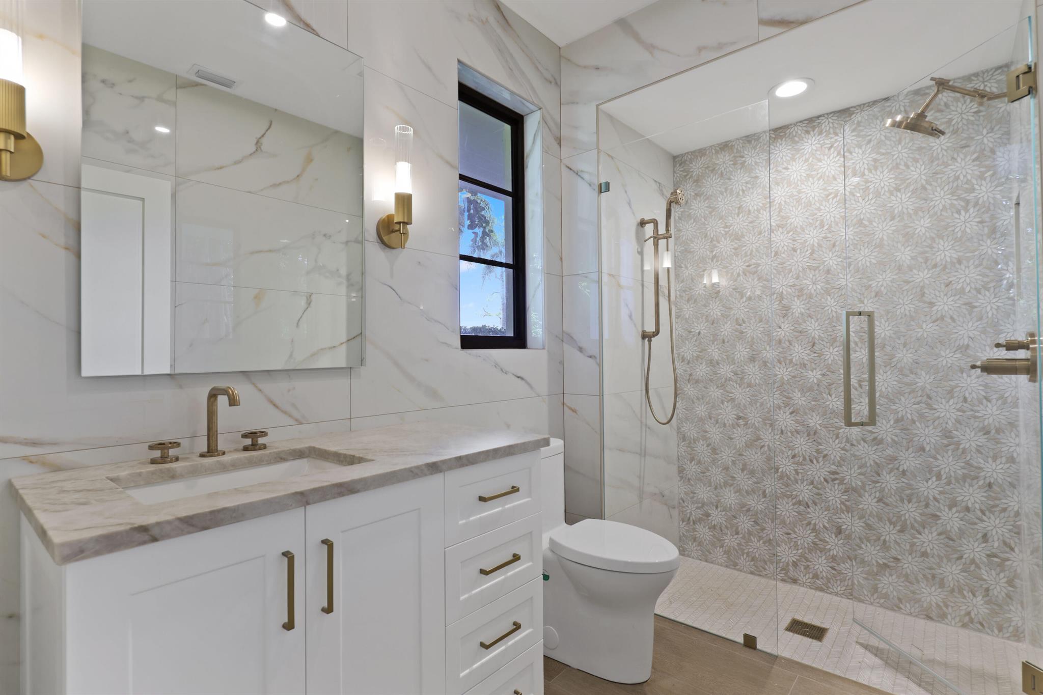 PAR CLUB CIRCLE UNIT 3 B - Residential